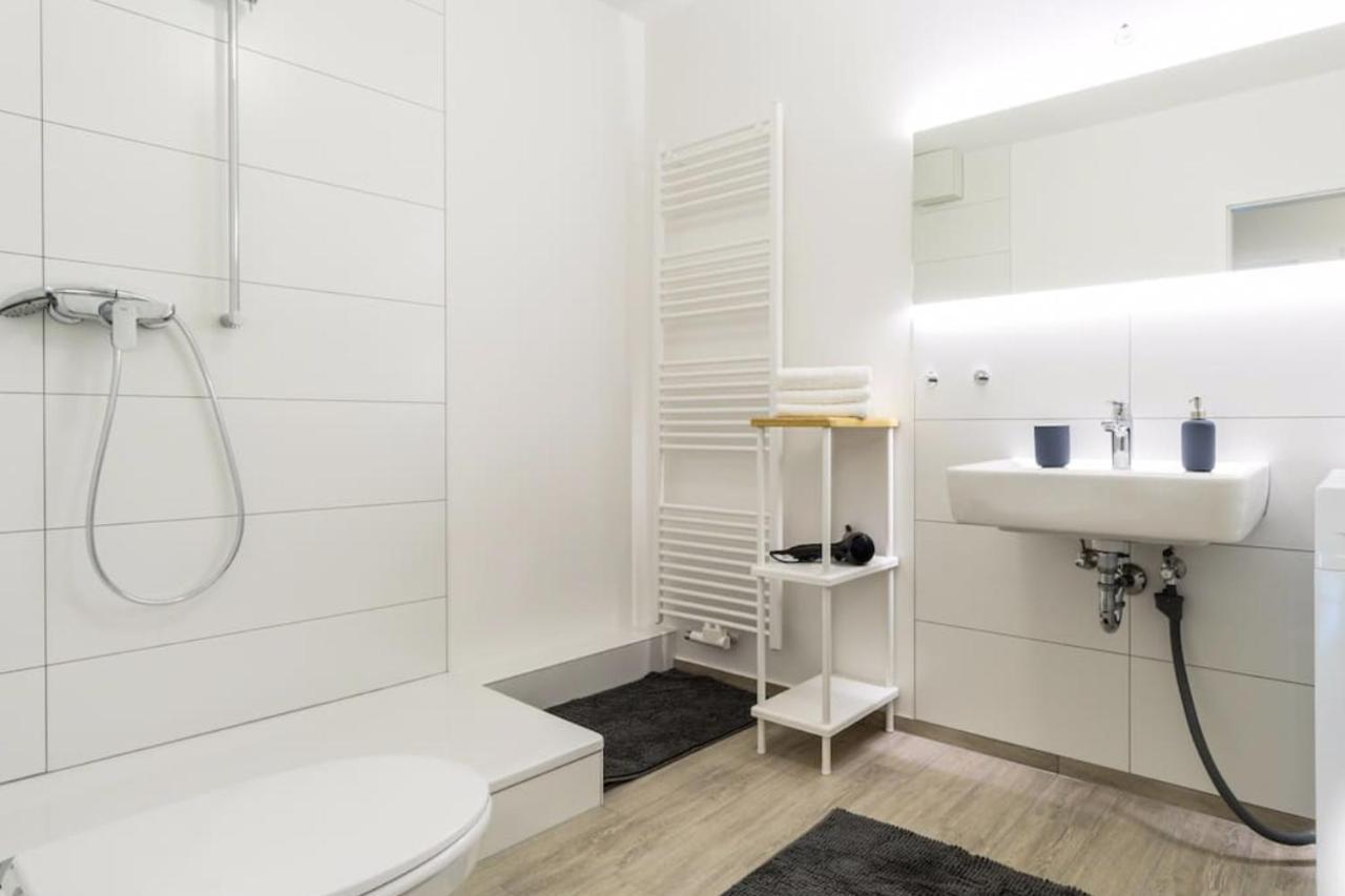 Homefy Oldtown Apartment - 6 People - 2 Bath - Balcony - Top Location Düsseldorf Exterior foto